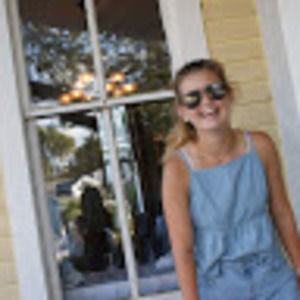 Meet your Posher, Danae